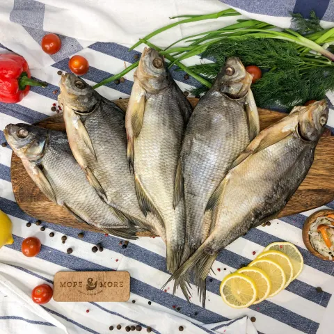 Лещ крупный вяленый, 1 кг, Море рыбы